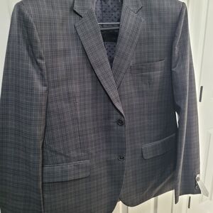 Men's Gray Plaid Two-Button Sport Coat